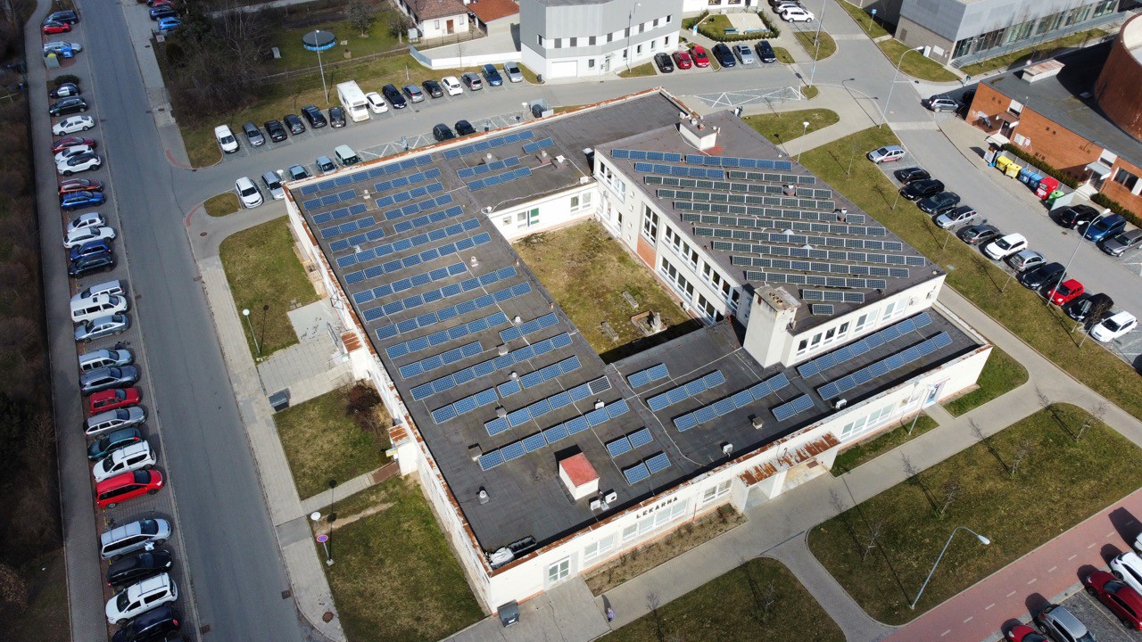 Objekt občanské vybavenosti - fotovoltaická elektrárna