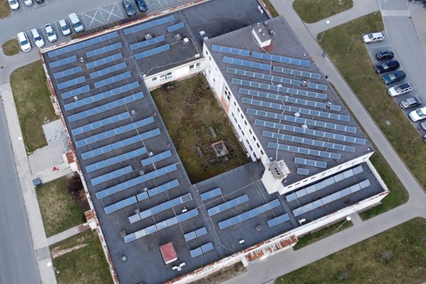 Objekt občanské vybavenosti - fotovoltaická elektrárna